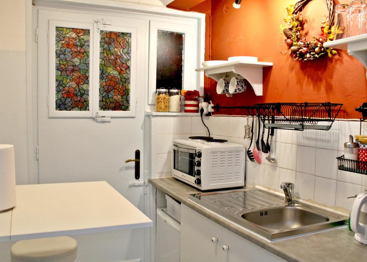 Apartamento By The Acropolis, In The Heart Of Plaka! Atenas Exterior foto